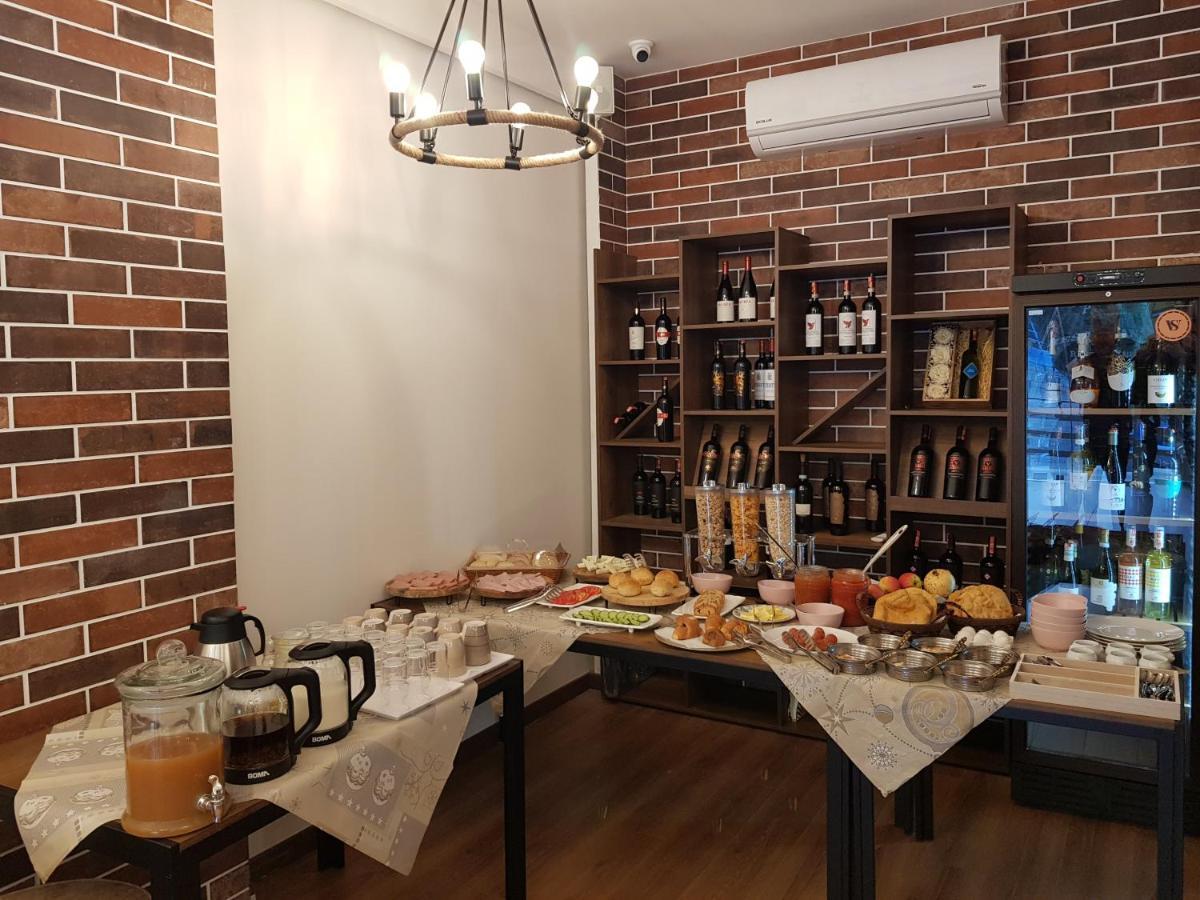 Peaky Hotel Durrës Kültér fotó