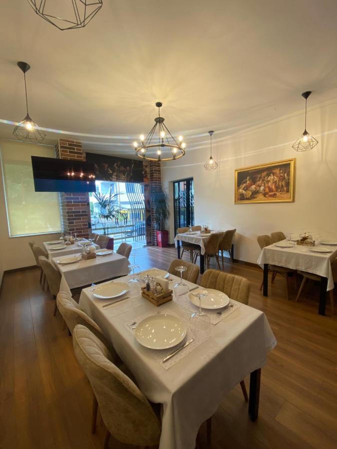 Peaky Hotel Durrës Kültér fotó