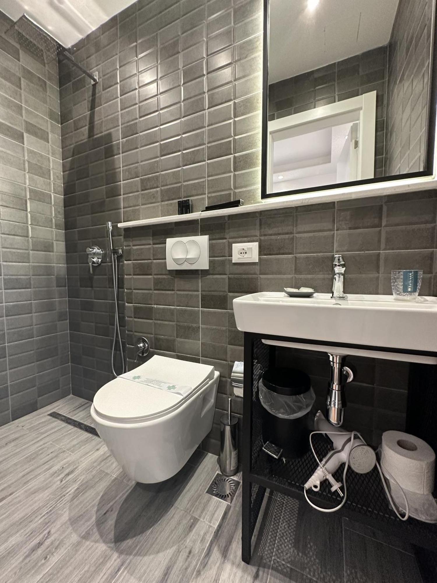 Peaky Hotel Durrës Kültér fotó