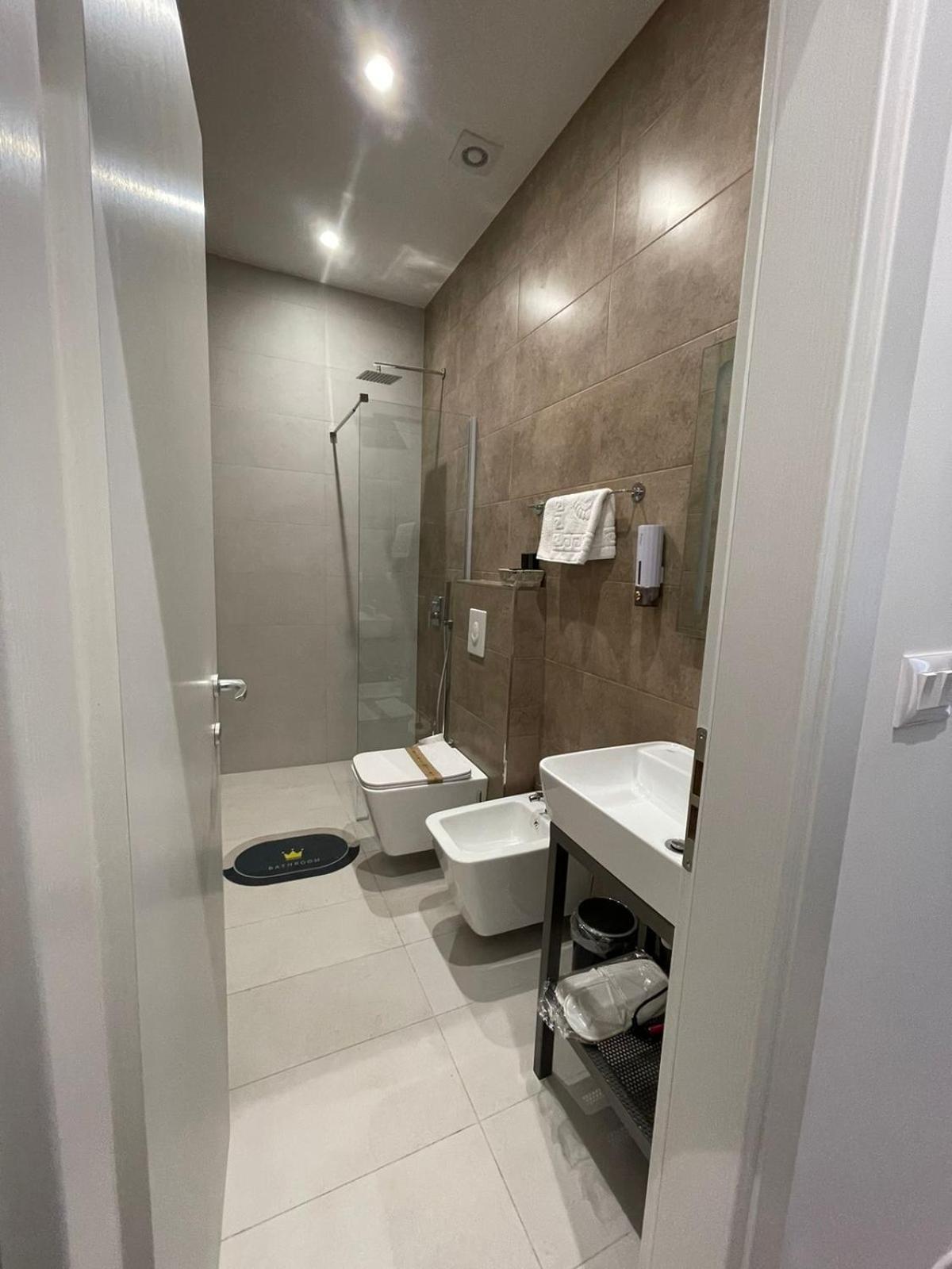 Peaky Hotel Durrës Kültér fotó
