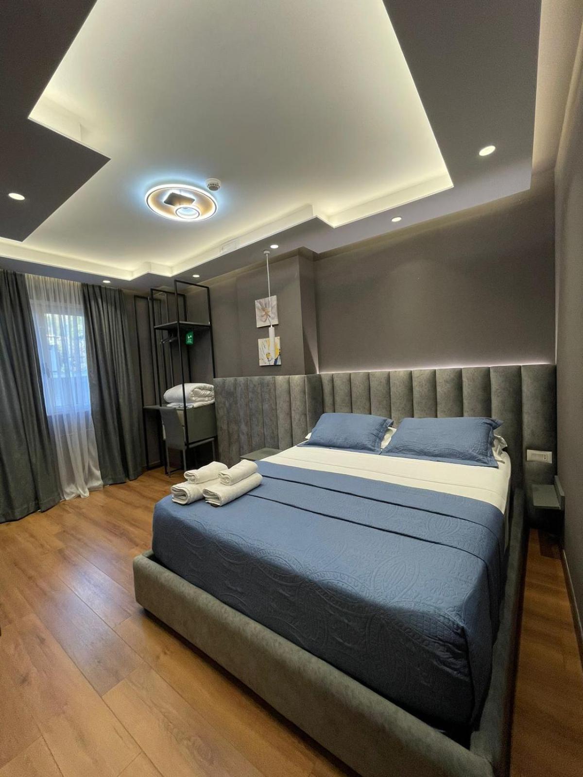 Peaky Hotel Durrës Kültér fotó