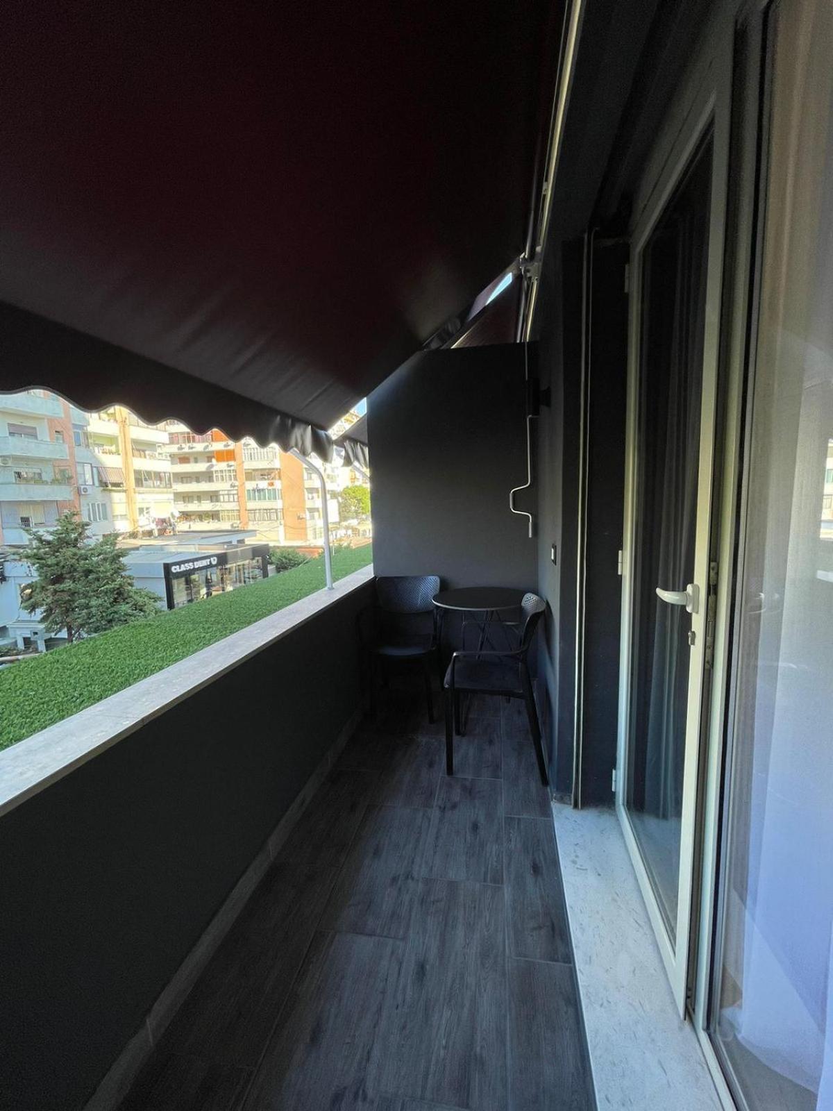 Peaky Hotel Durrës Kültér fotó