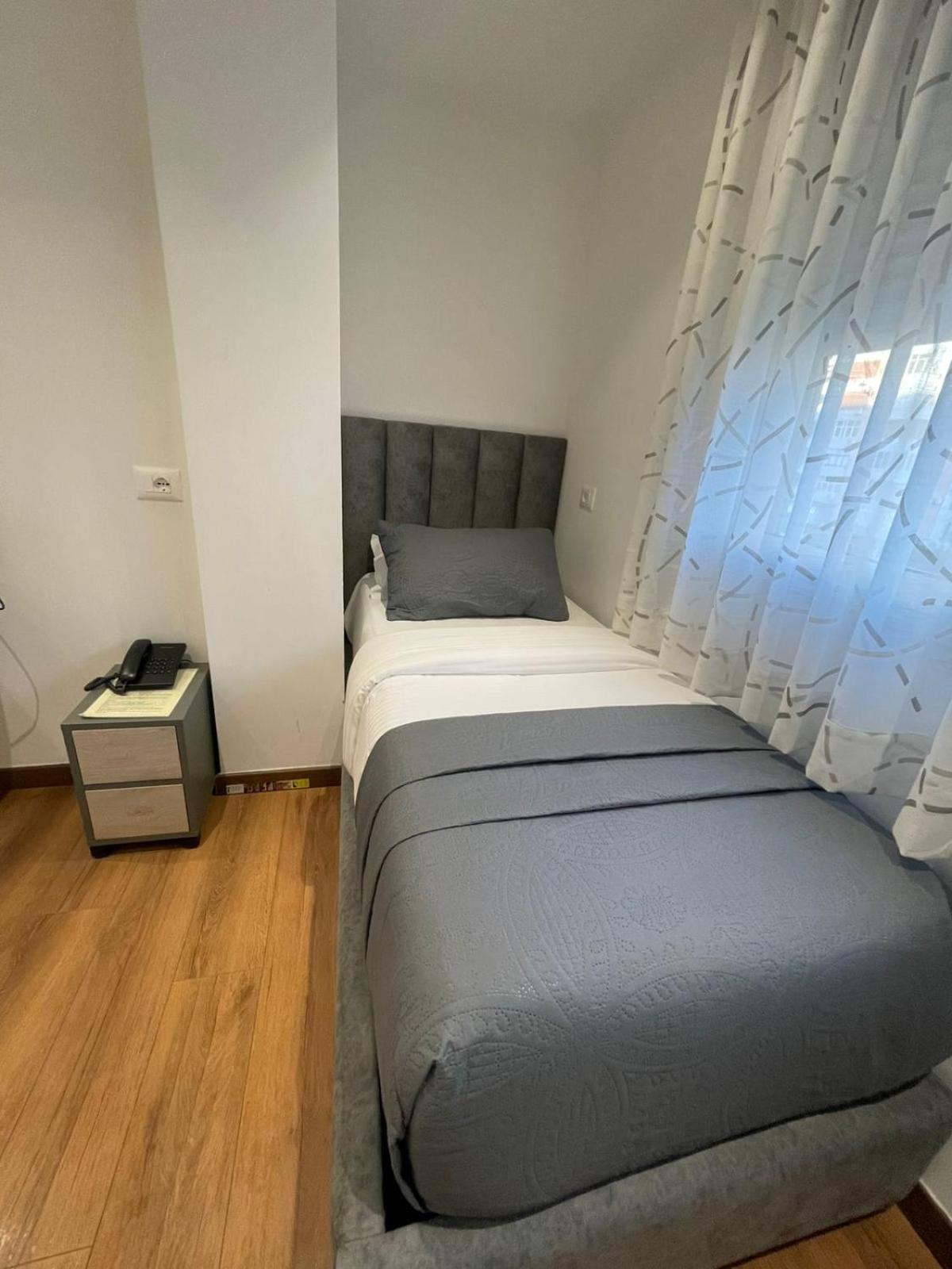 Peaky Hotel Durrës Kültér fotó