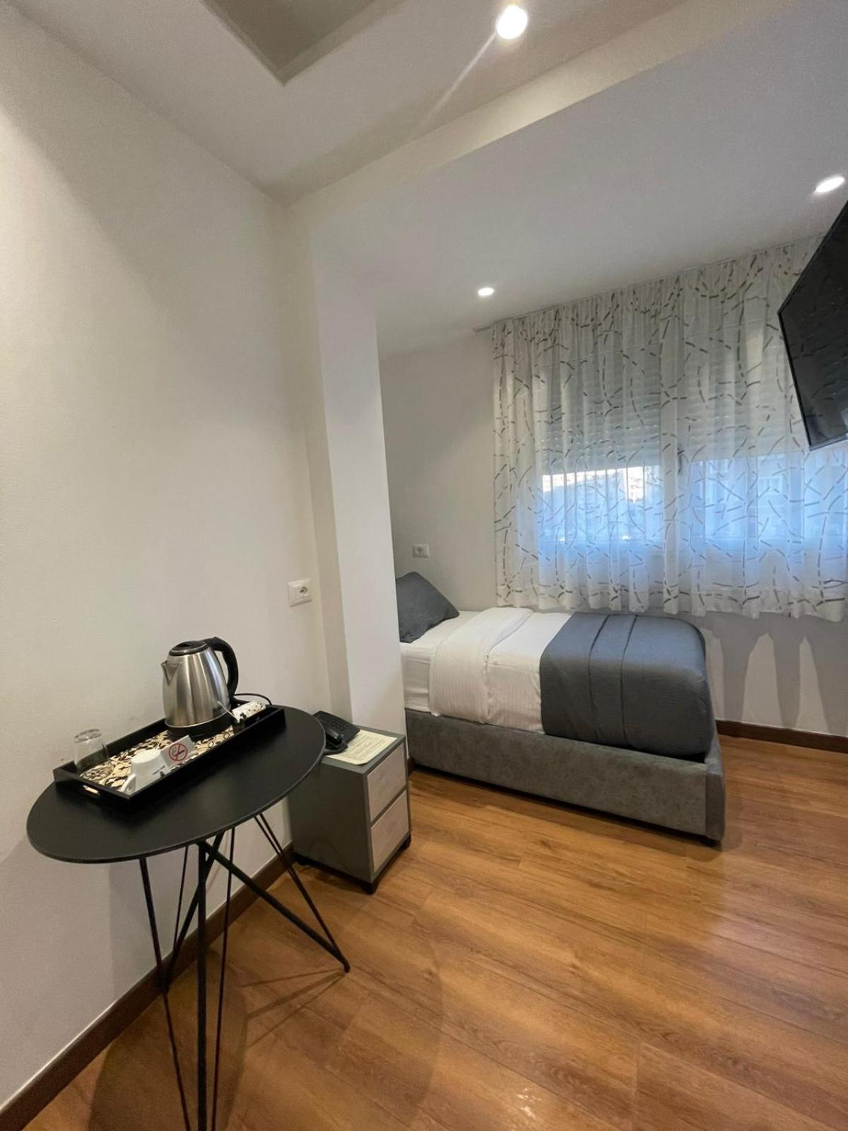 Peaky Hotel Durrës Kültér fotó