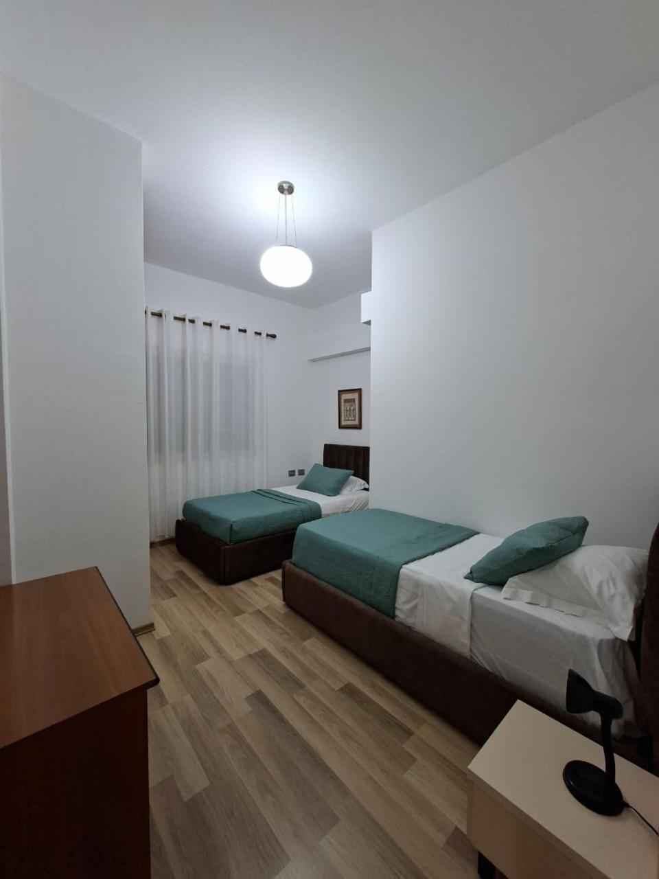 Peaky Hotel Durrës Kültér fotó