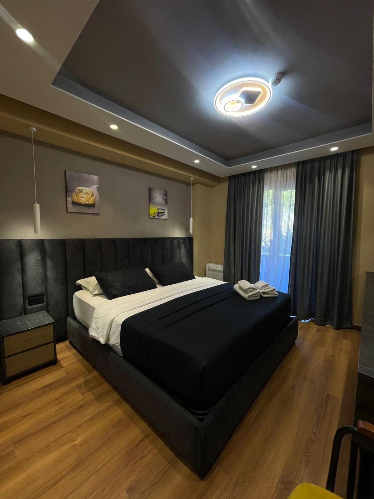 Peaky Hotel Durrës Kültér fotó